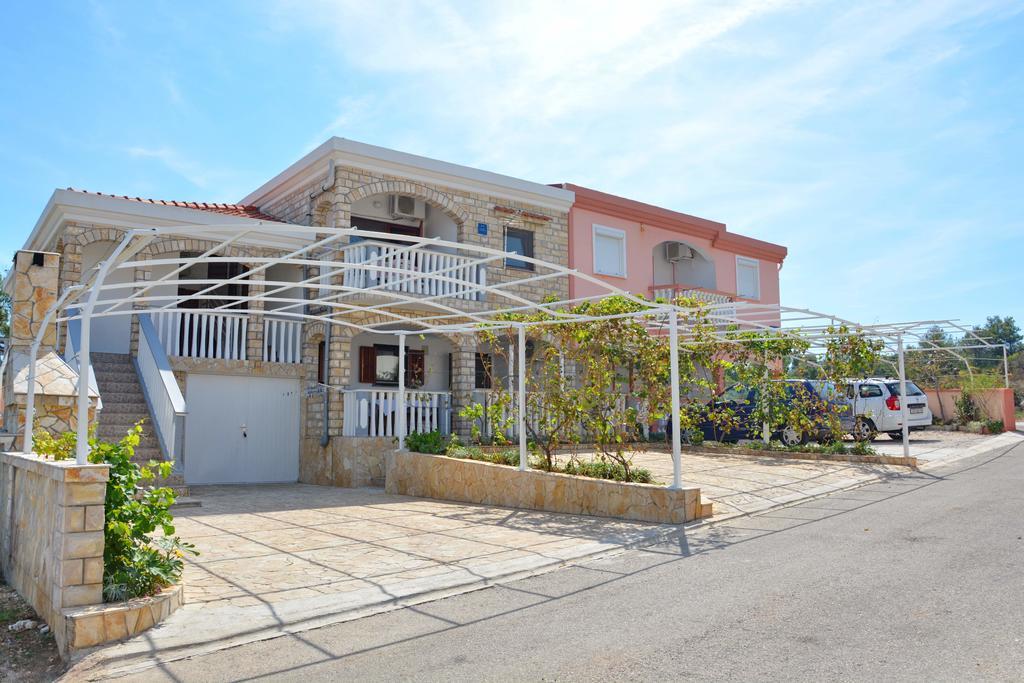 Apartments Sandra Vir Exterior photo