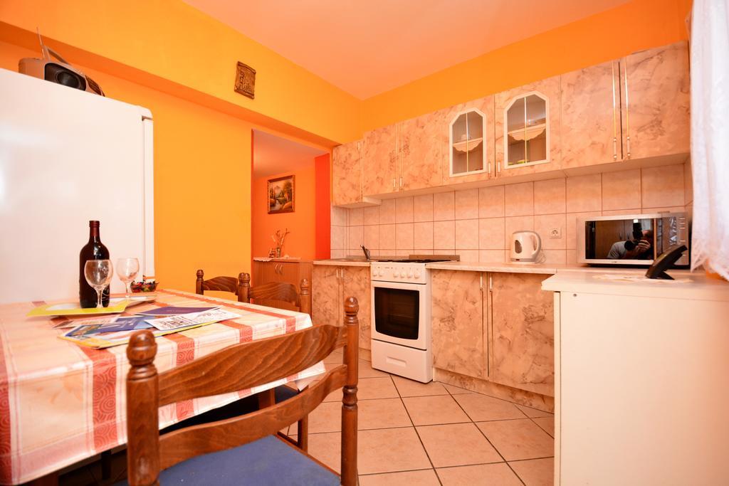 Apartments Sandra Vir Exterior photo